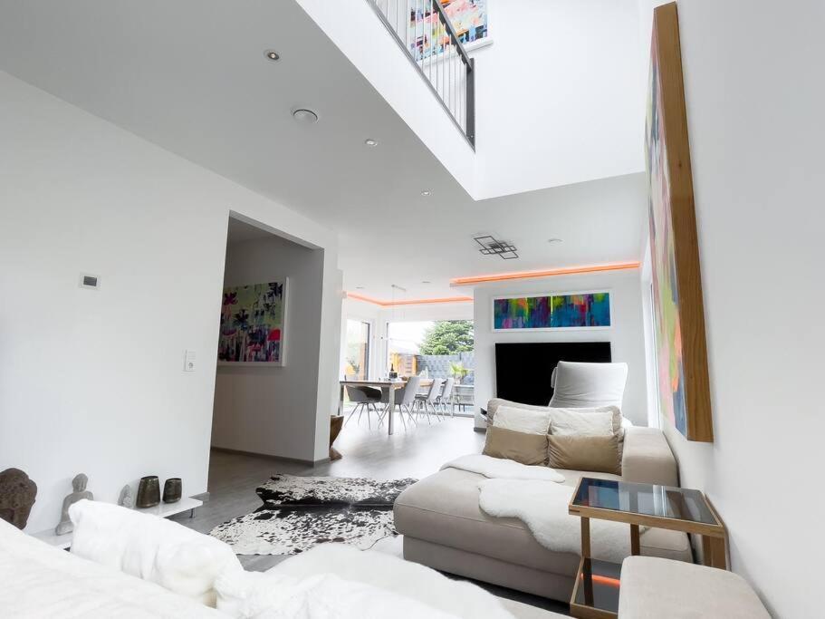 Villa Dreamy Vibes Mit Privatem Pool & Rheinblick Нидеркассель Экстерьер фото